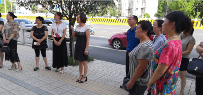 董家塅街道开展五化支部“看学议”活动