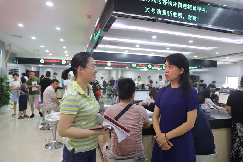 株洲市人大常委会副主任钟燕一行到市局调研不动产登记“最多跑一次”改革推进情况