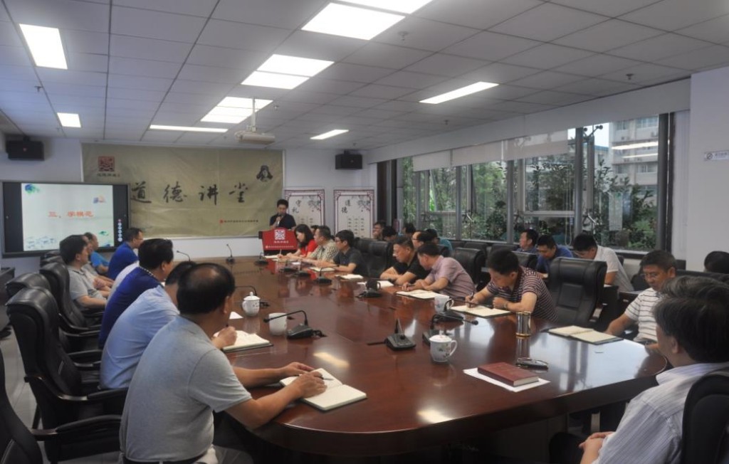 市国资委道德讲堂邀请2018年 “助人为乐”类中国好人易海明宣讲