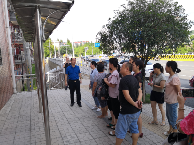 董家塅街道开展五化支部“看学议”活动