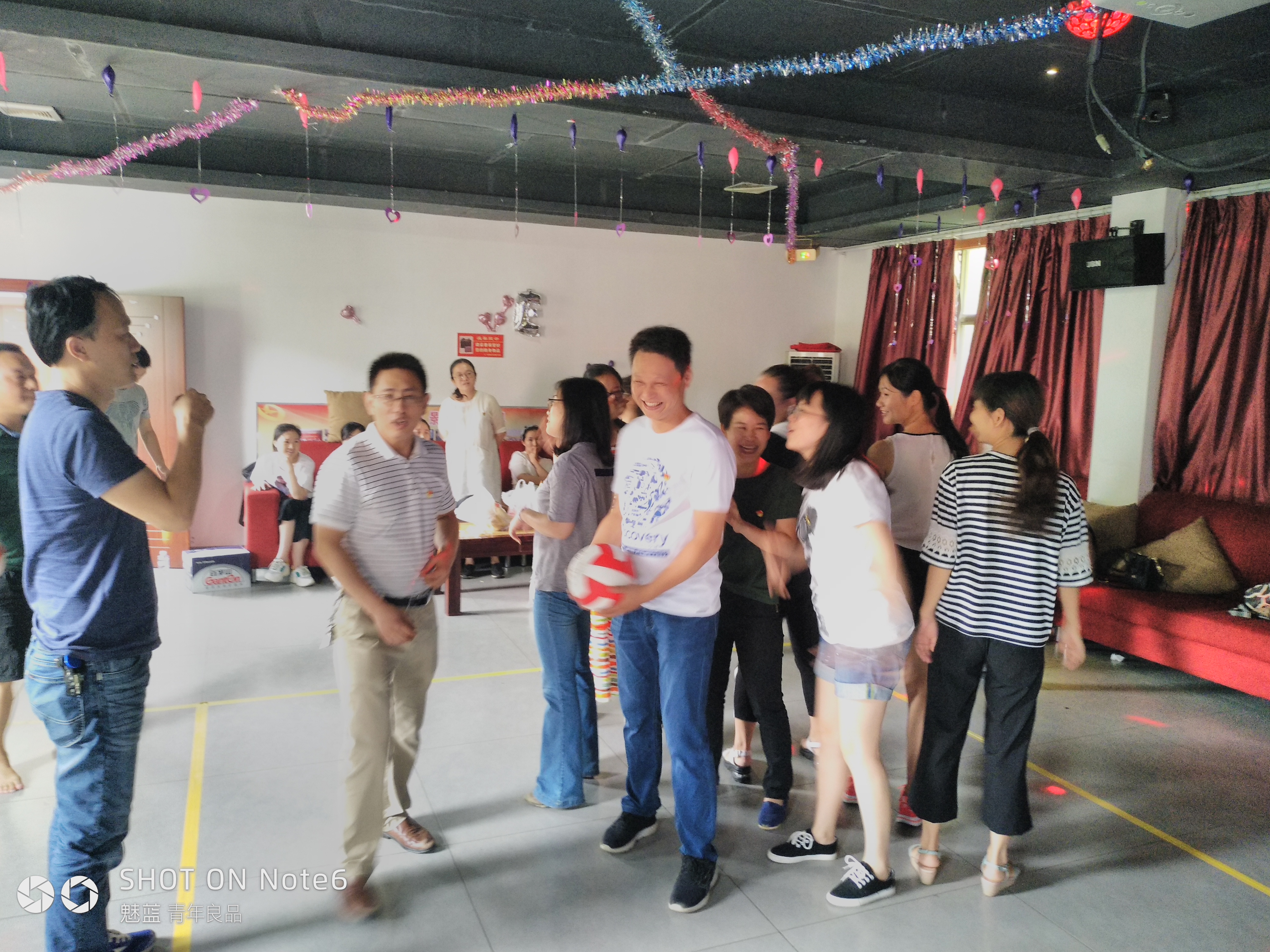 区人社局开展党建工会活动