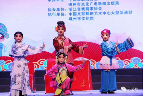 夺全国“小梅花”金花奖，展戏曲教学成果