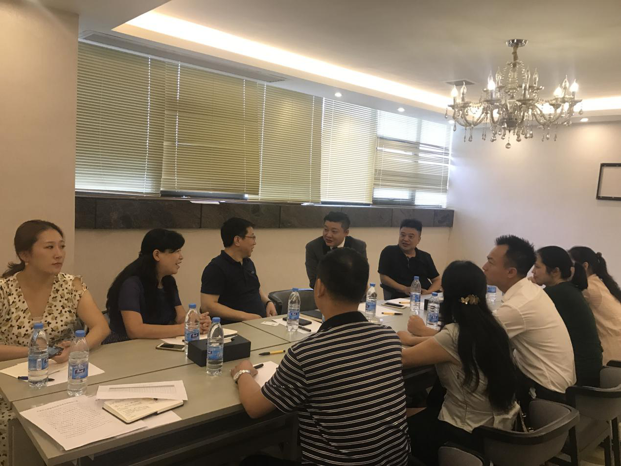 市旅游局调研我区“小升规”工作