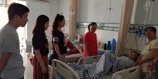 芦淞区走访慰问住户调查生病记账户
