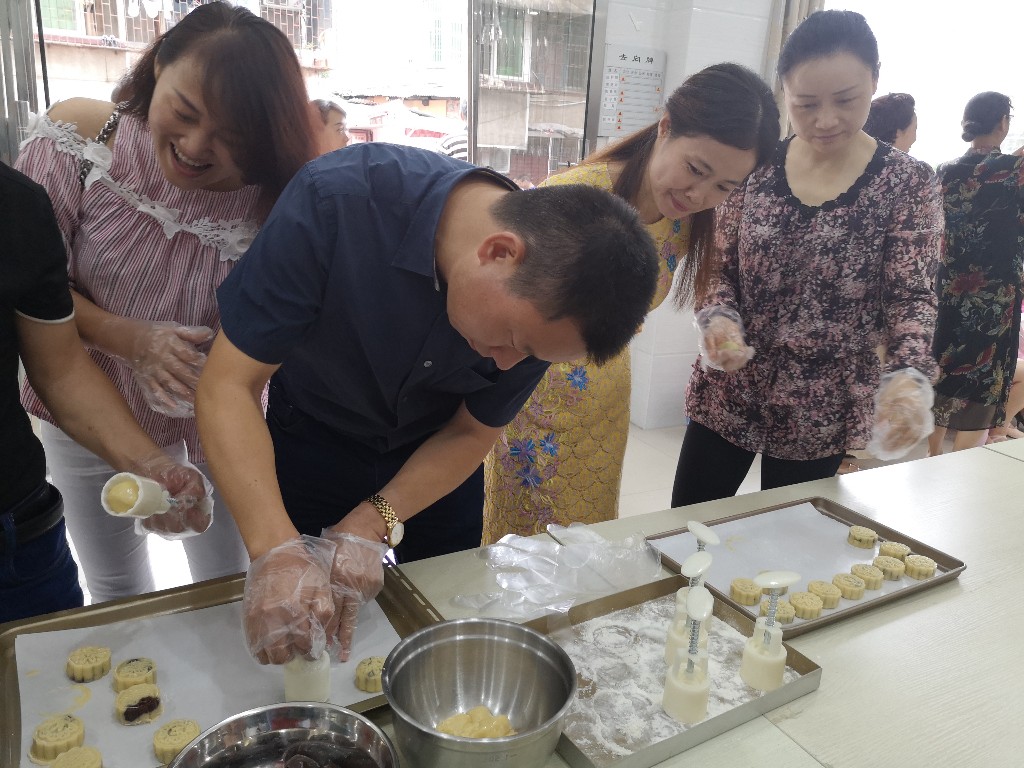 政府办党支部开展9月份主题党日活动