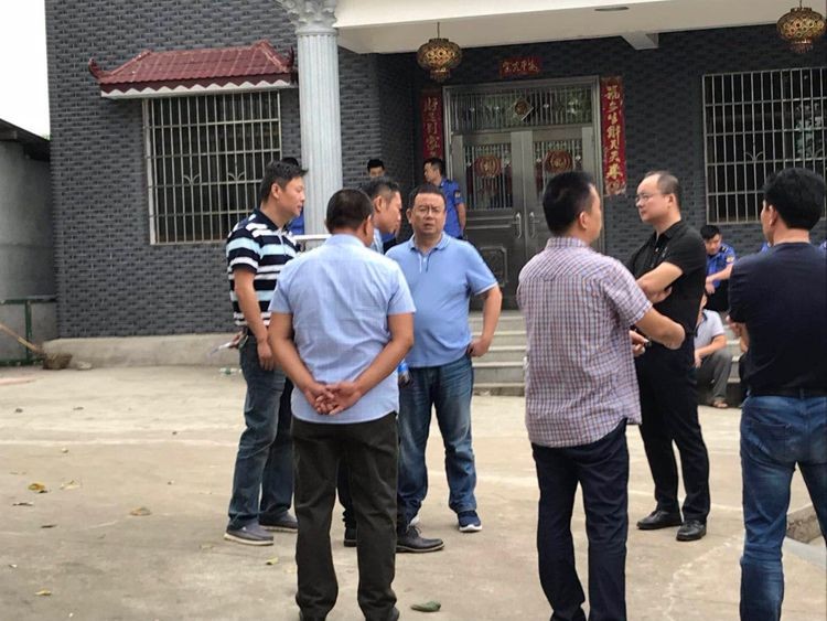 三门镇畜禽禁养区养殖场养殖功能性设施拆除大行动