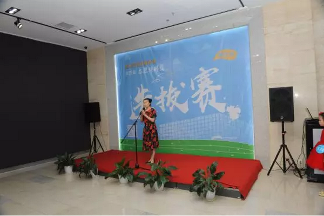 最美夕阳红之我在规划馆当志愿讲解员——赵一丹
