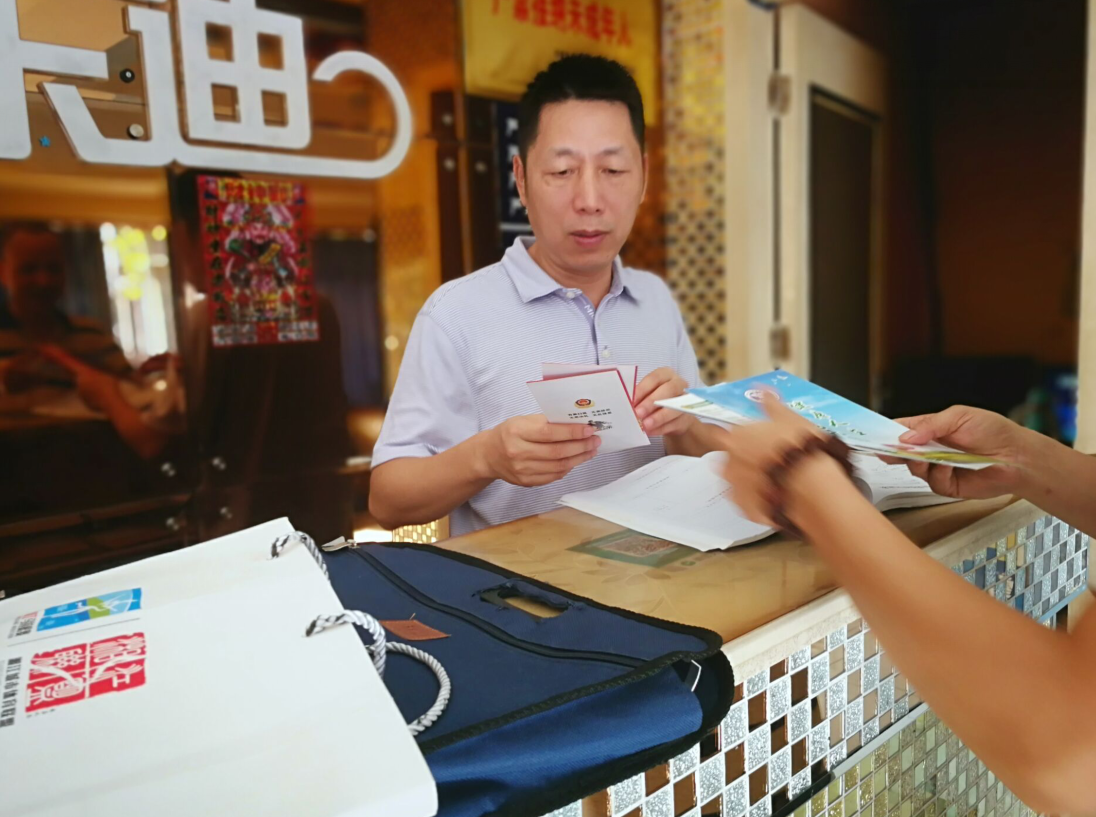 区文体旅游局开展禁毒、扫黑除恶宣传
