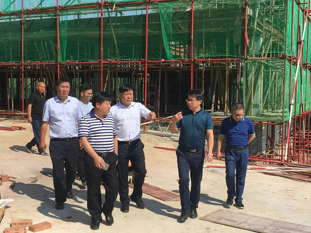 严阵以待 县二中喜迎新学期