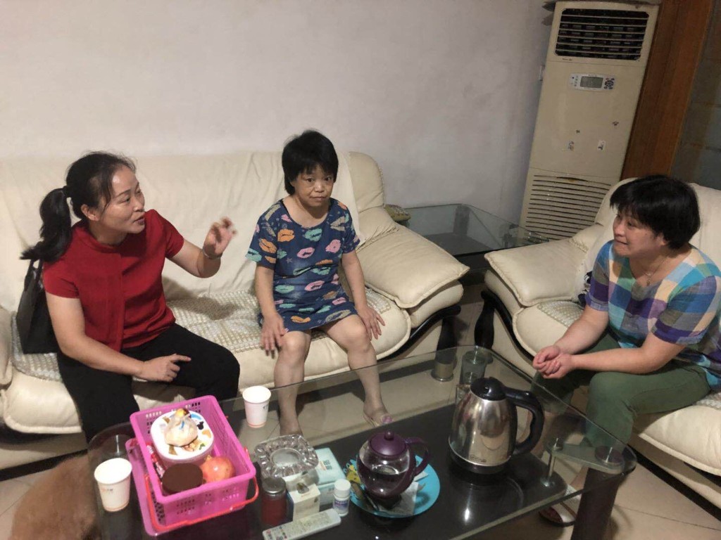 芦淞区统计局中秋节前夕慰问联点贫困户