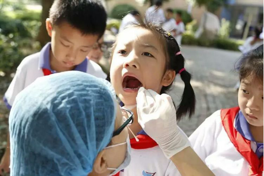 天台小学9.20全国爱牙日主题宣传活动