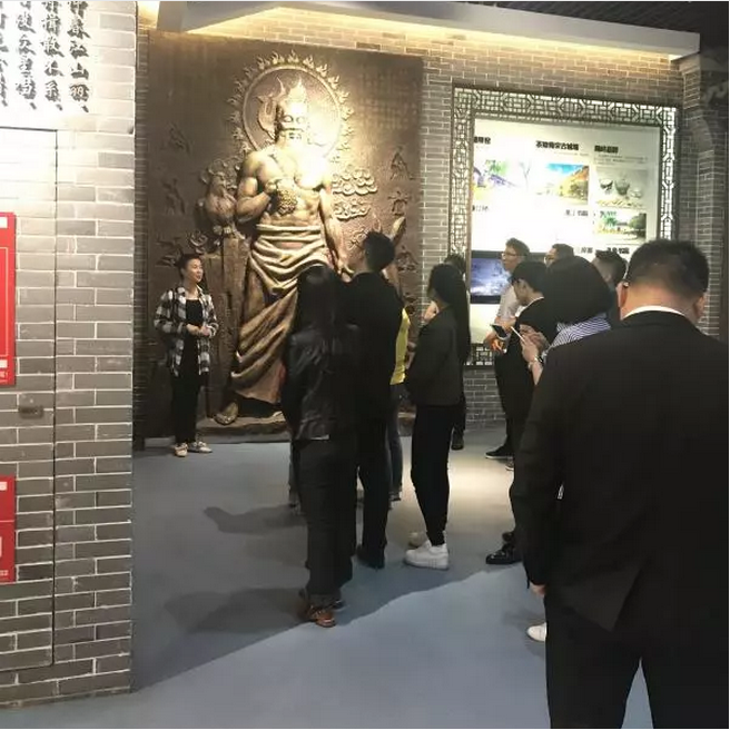 最美夕阳红之我在规划馆当志愿讲解员——赵一丹