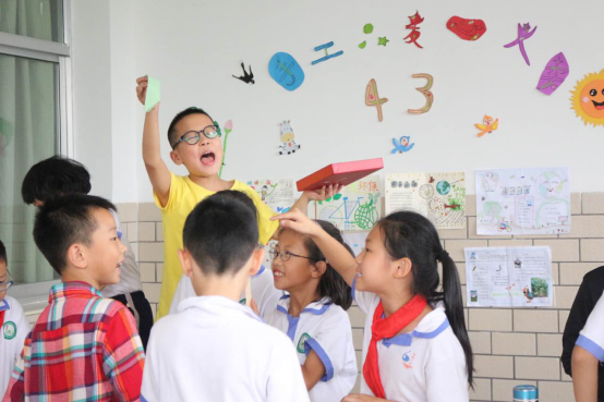 白鹤小学:呵护碧水蓝天 拥抱绿色生活