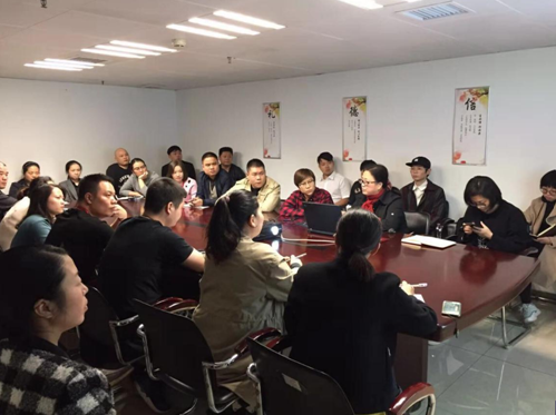 “红色讲堂”在建设街道最年轻的党支部开讲