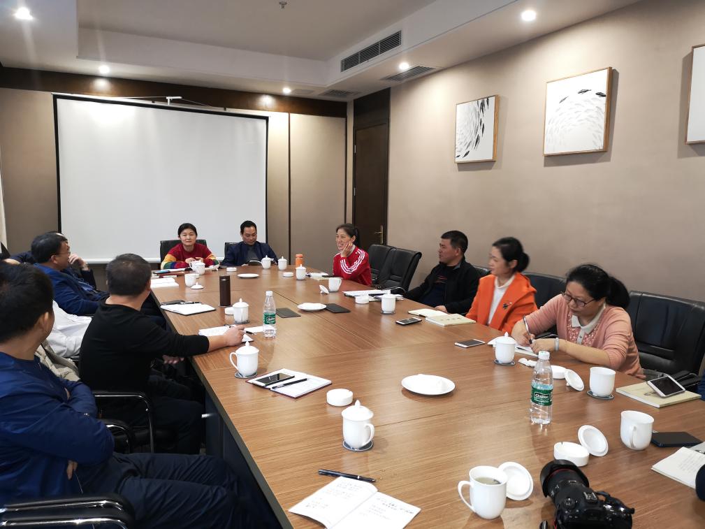 陈百忠一行视察酒埠江生态新镇重点项目建设