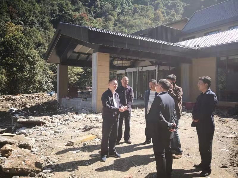 市人民政府副市长何朝晖赴炎陵桃源洞开展自然保护区环境问题督查工作