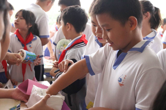 白鹤小学:呵护碧水蓝天 拥抱绿色生活