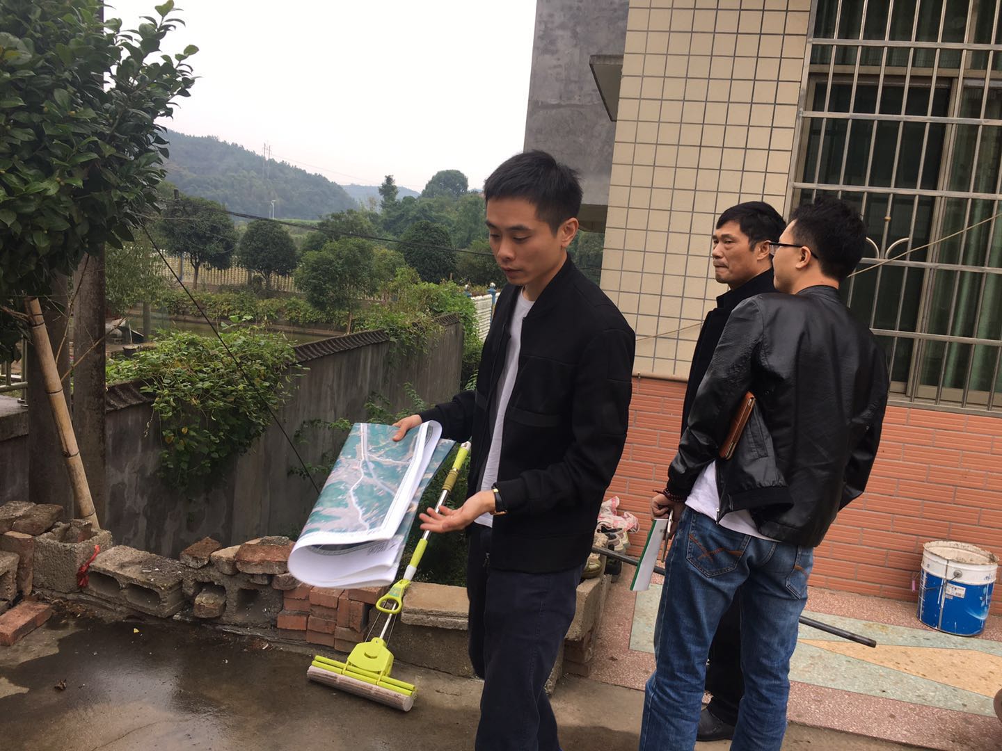 区农村工作局联合国土芦淞分局开展"大棚房"专项清理整治行动