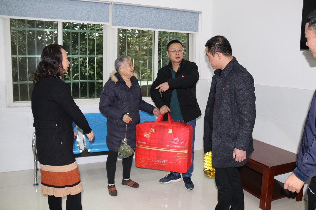 区发改局党支部开展在职党员进社区活动