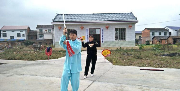 【门前三小】网岭镇王家场组：组民筹资搞“微建设”起大作用