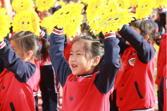 驰骋动感赛场，凿石小学迎来首届秋季运动会