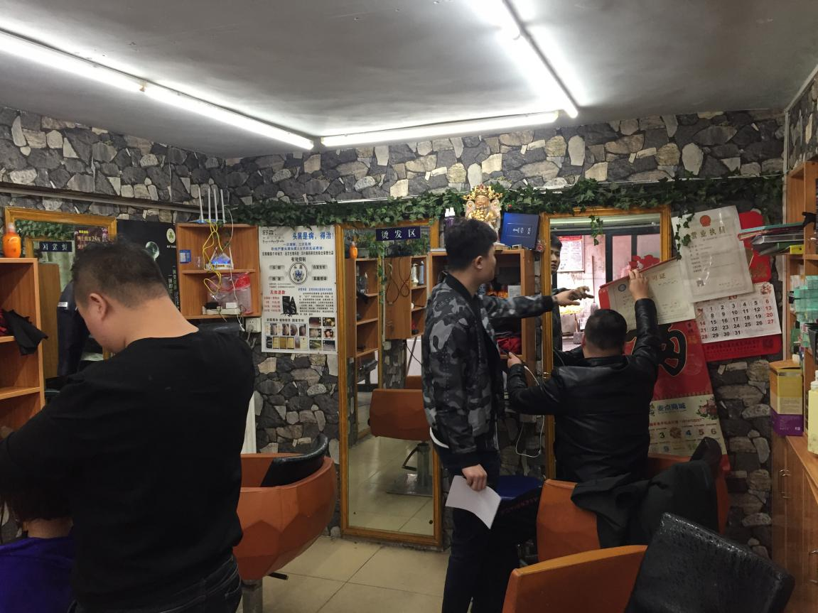 区卫计监督执法局开展公共场所日常监督检查工作