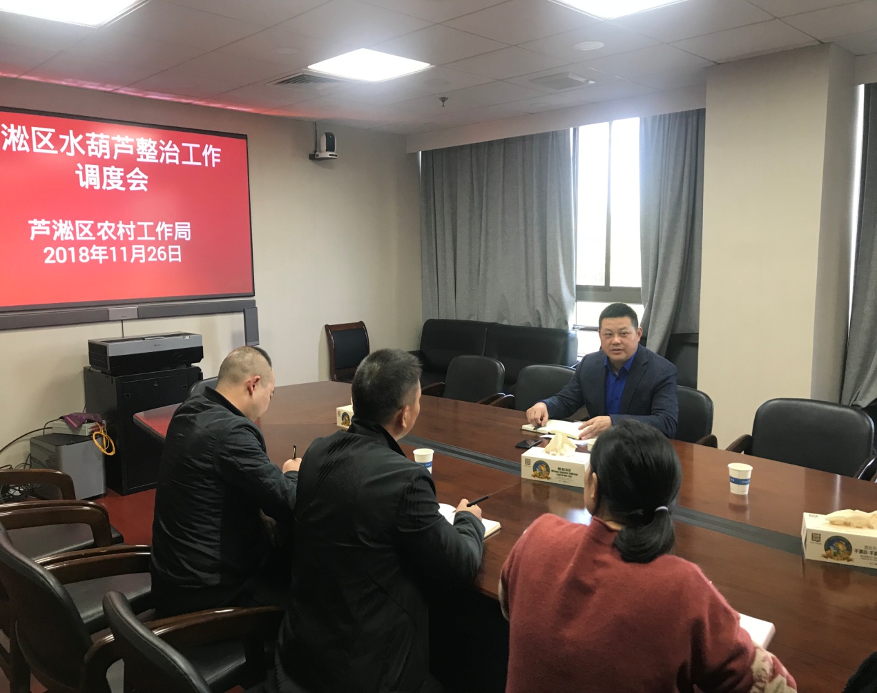 芦淞区开展湘江水葫芦清理专项行动