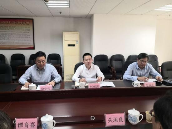 何朝晖副市长到市湘投集团、公交公司调研