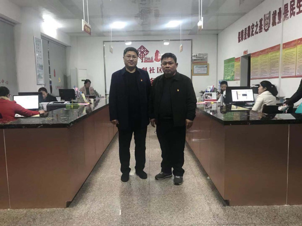 党员进社区 服务暖民心