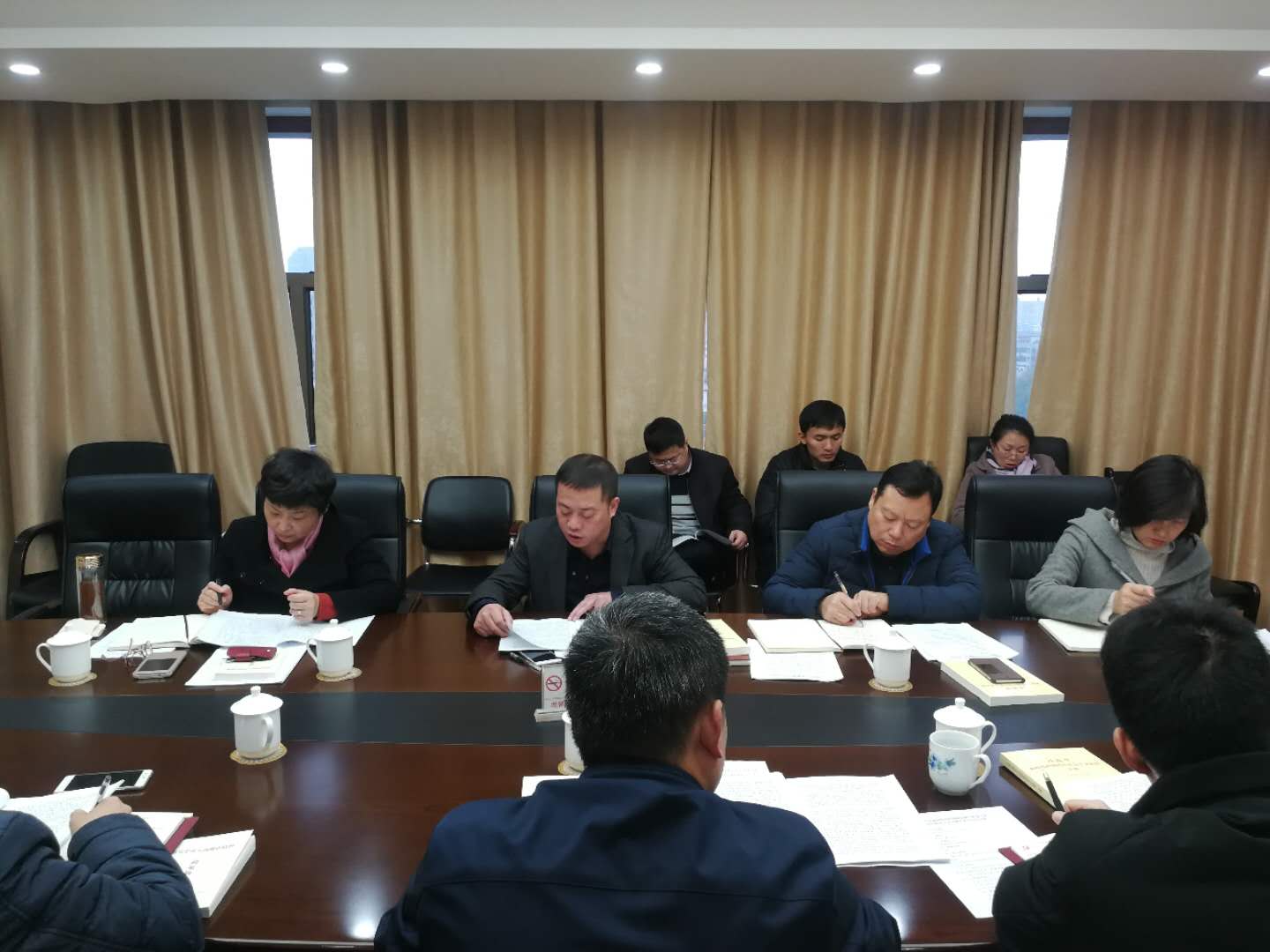 市政府经济金融办举行2018年理论中心组第十五次集中学习