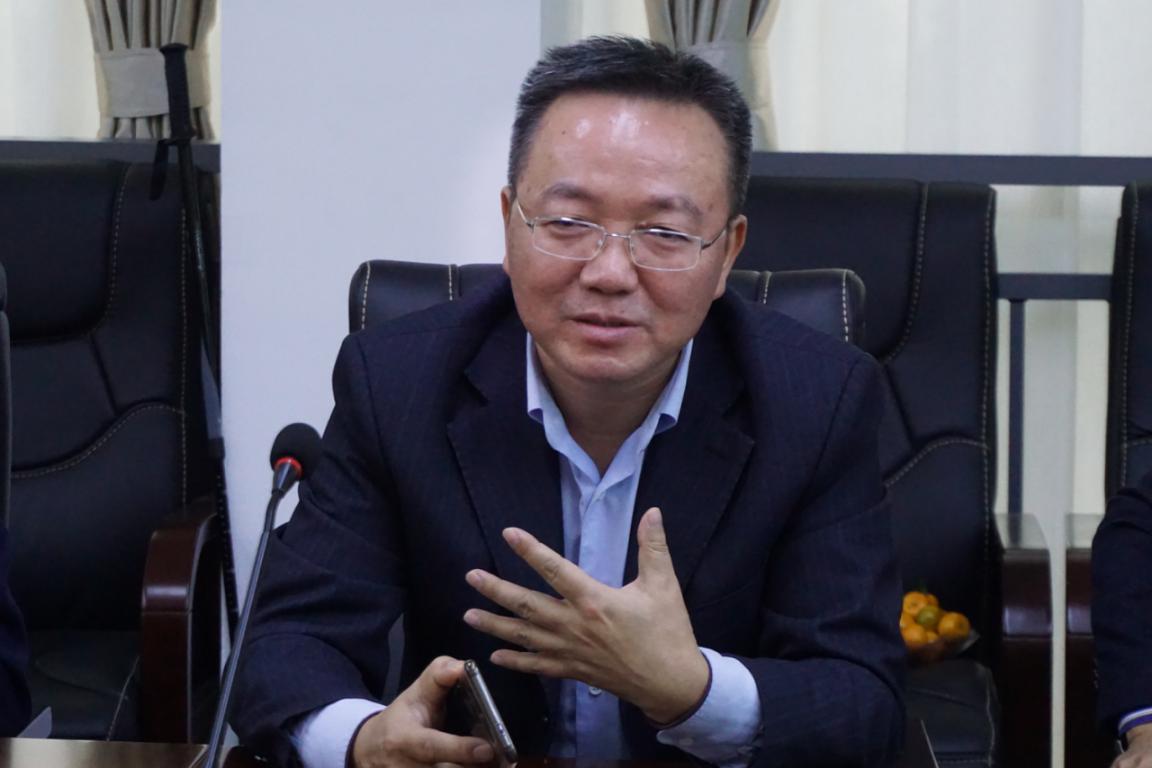 副市长杨胜跃考察景炎学校智慧课堂