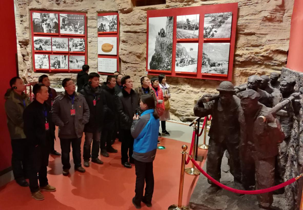 市环保局机关一支部党员赴红旗渠学习培训