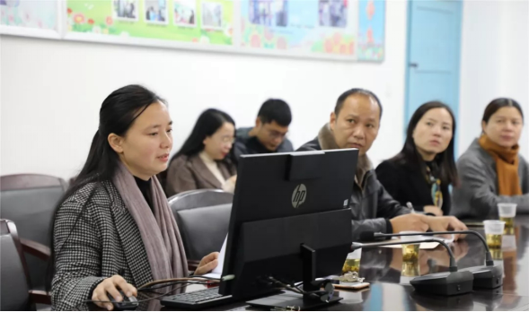 银海学校迎接湖南省教育信息化创新应用示范校中期评估实地考察