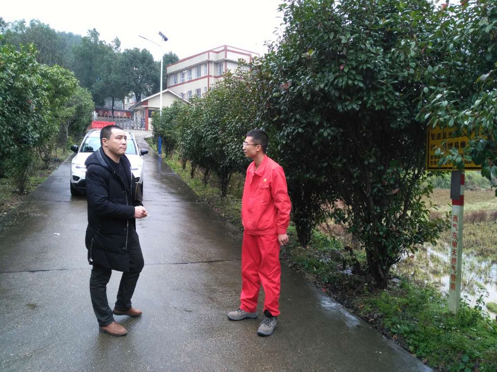 区发改局扎实做好冬季油气长输管道安全巡护工作