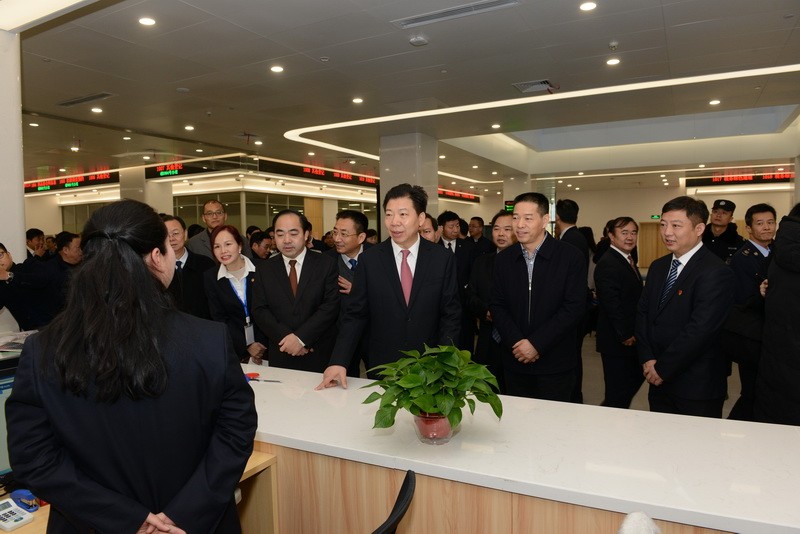 搬入市民中心，不动产登记再提速  二手房过户最快“立等可取”