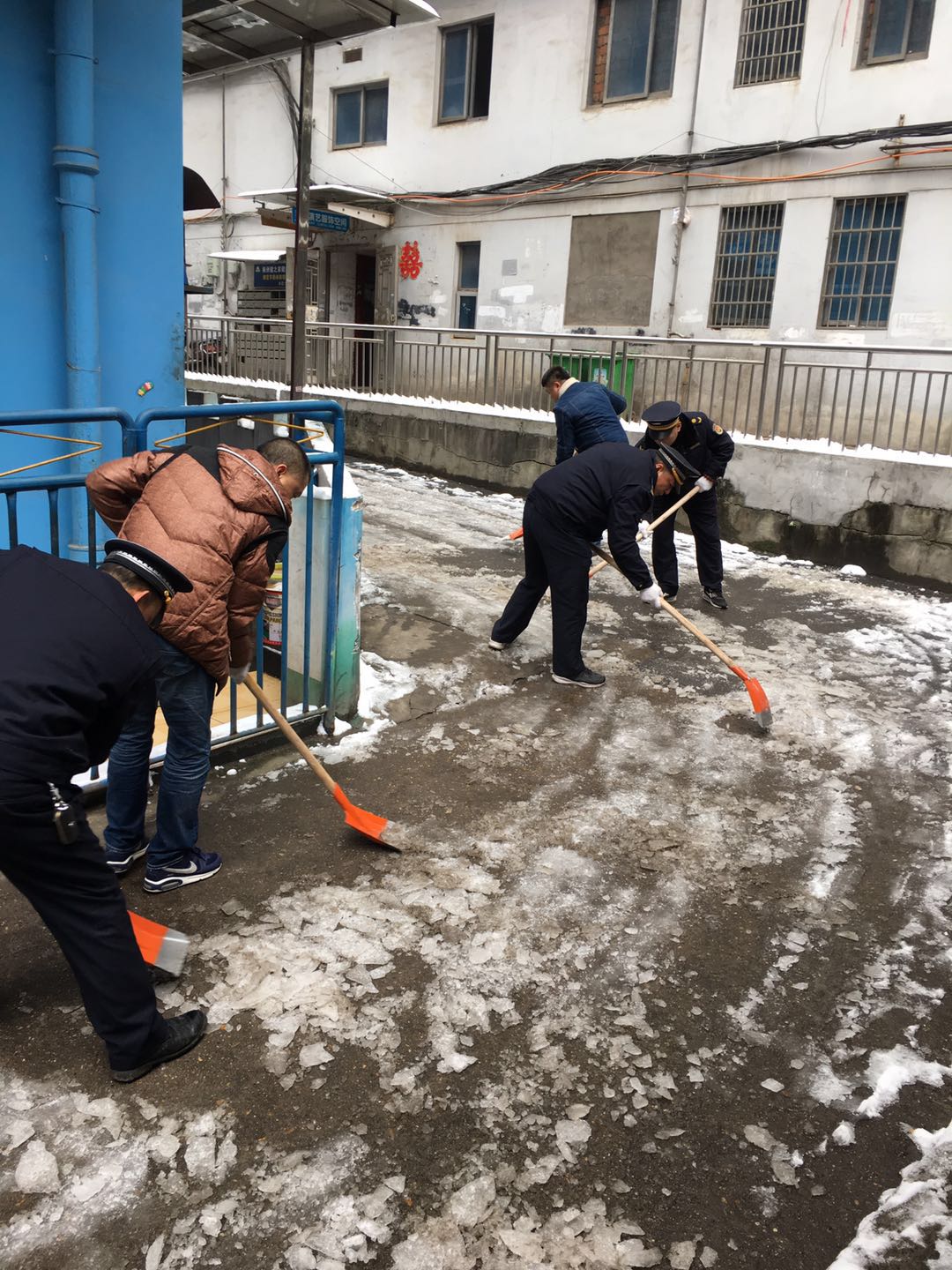 贺家土街道"三举措"，做好冰雪低温天气应对防范工作