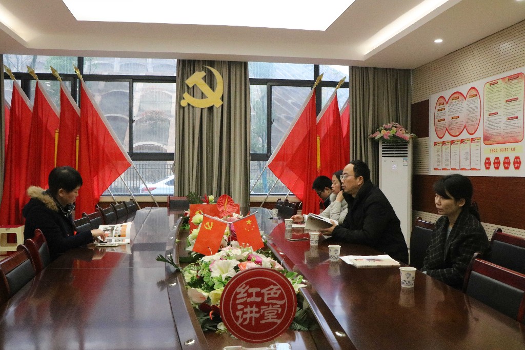 区人大谭红德一行到新马小学调研