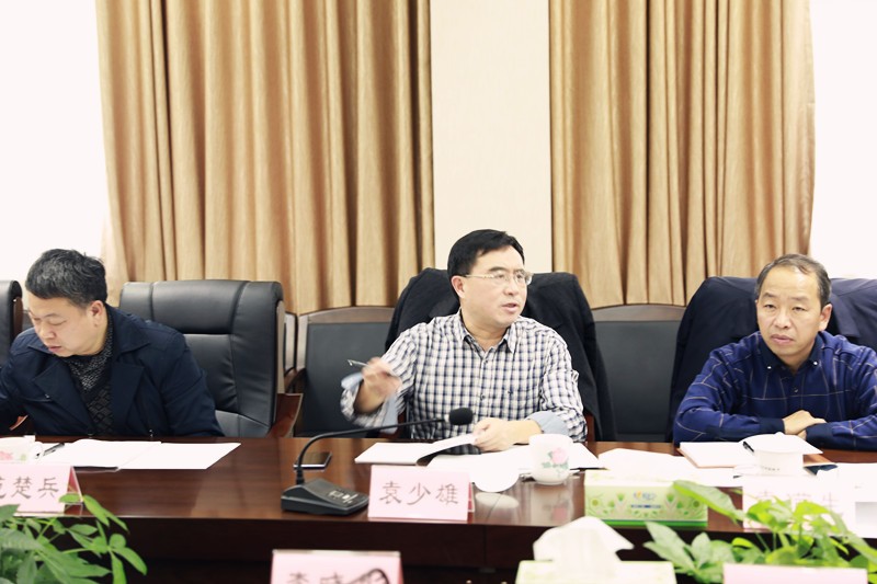 郴州市城管局局长袁少雄一行到我局考察指导城市管理和行政执法工作