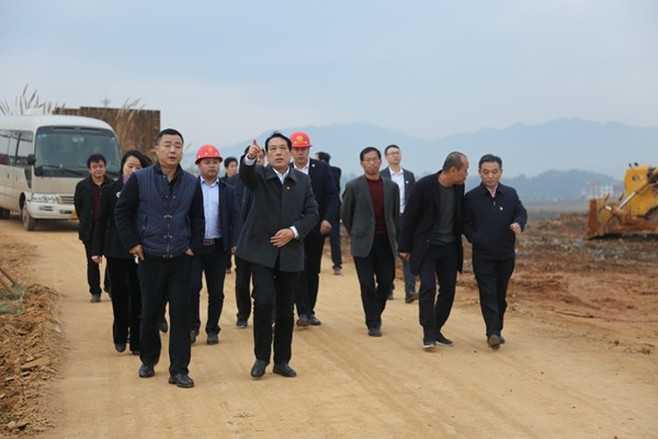 康月林调研全县产业发展和项目建设