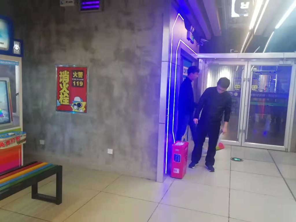 区文体旅局对辖区内网吧进行巡查