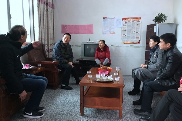 株洲市委宣传部来攸慰问生活困难道德模范