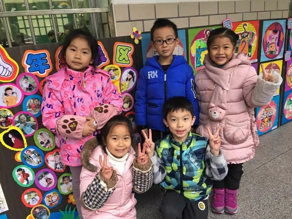 七彩鹤园，共绘童梦 ——白鹤小学2019年庆元旦迎新年书画展