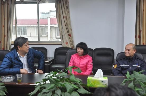 组织关怀暖人心 市国资委领导春节前集体走访慰问