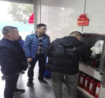 区商务和粮食局组织开展节前安全集中检查