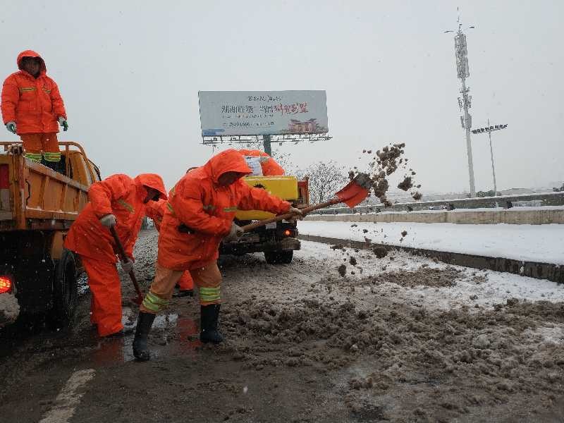天元区积极应对雨雪冰冻天气