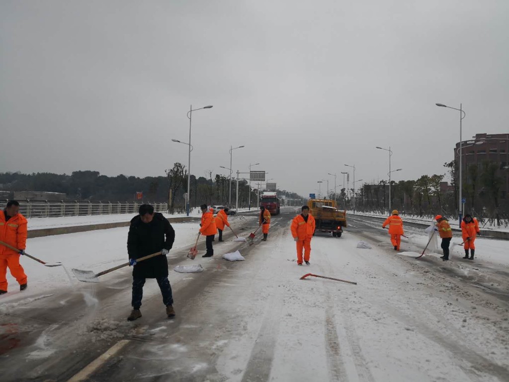 天元区积极应对雨雪冰冻天气