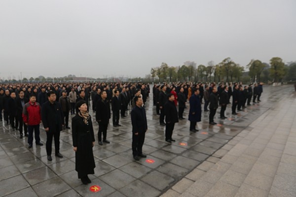 节后上班第一天:攸县举行升国旗仪式
