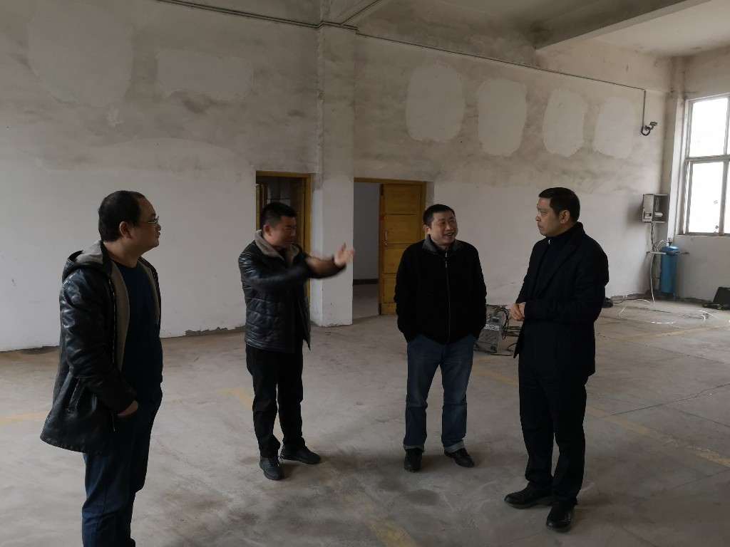 实地走访企业，协调解决问题