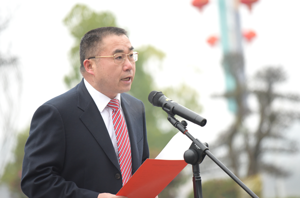 我区举行升国旗仪式