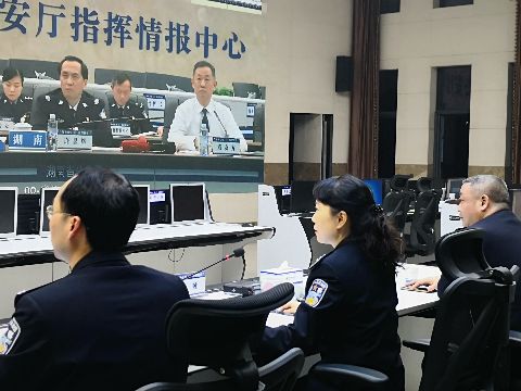 市局领导视频调度春节期间安保维稳工作